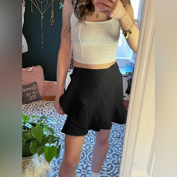 black y2k wrap-tie skater skirt ✨ - Picture 2 of 3